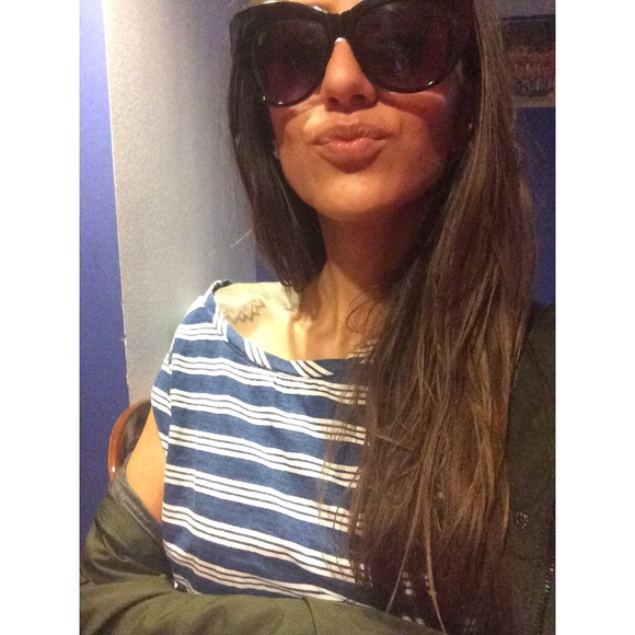 Meet your Posher! Leah Beee - Picture 12 of 16